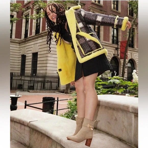 COACH Olivia Suede Bootie Women's Boots Oat Color Size 6.5 Heel Side Zip Gold - Picture 3 of 14